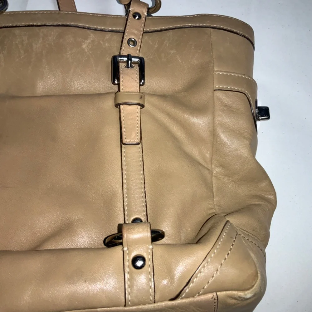Coach Y2K Leather Lunch Box style Tote Bag Model # K0720-F11524